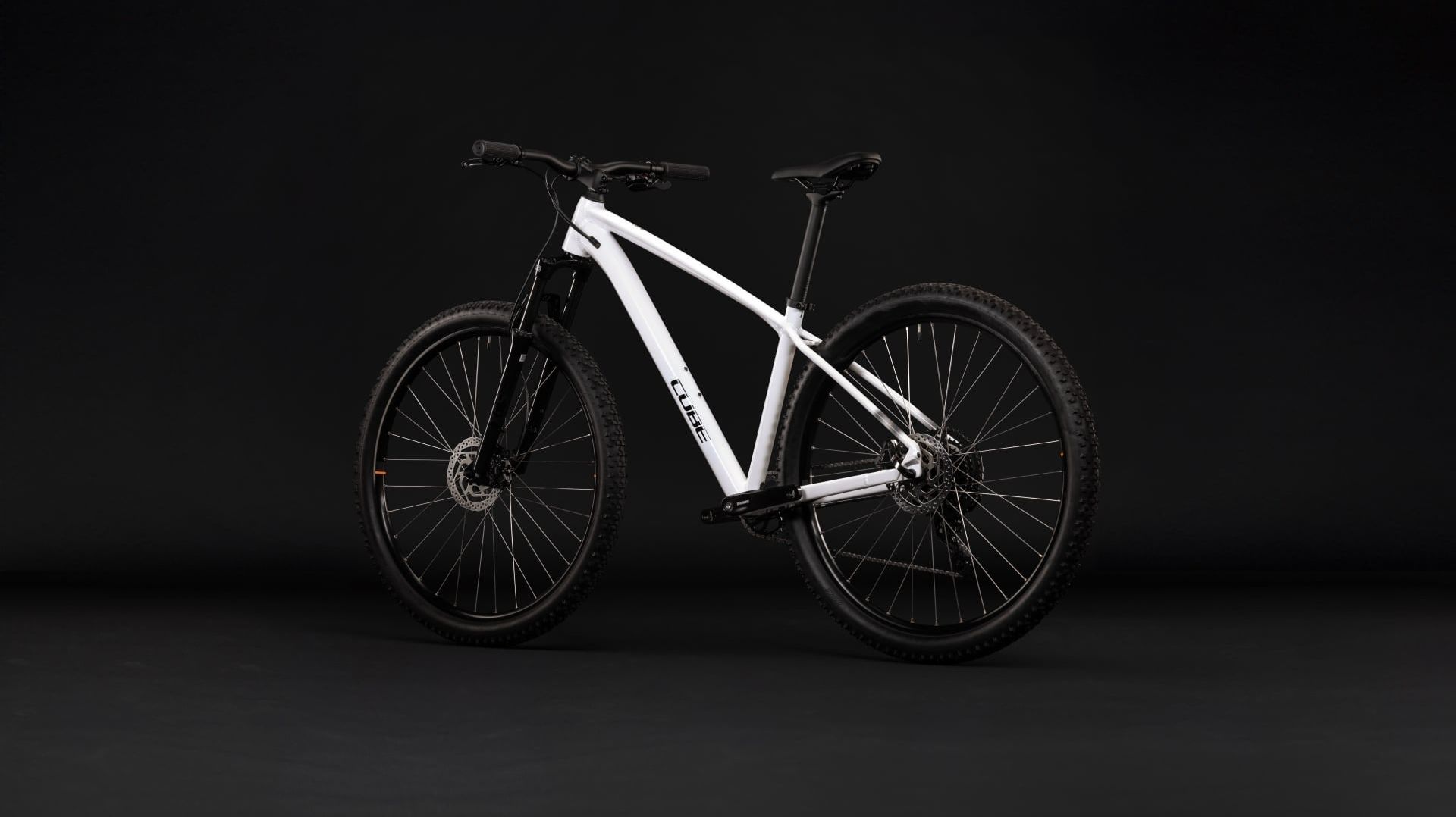 Велосипед Cube Aim One Metallicwhite´n´black 29 (2027)