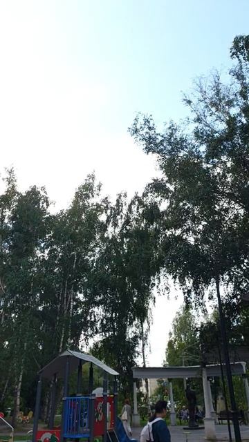 Рома качается на качели до ДС и бегает с мальчиками после ДС, 15.08.2026