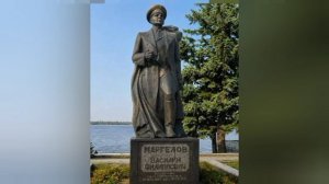 В Днепре демонтируют памятник советскому генералу Василию Маргелову, герою Советского Союза.