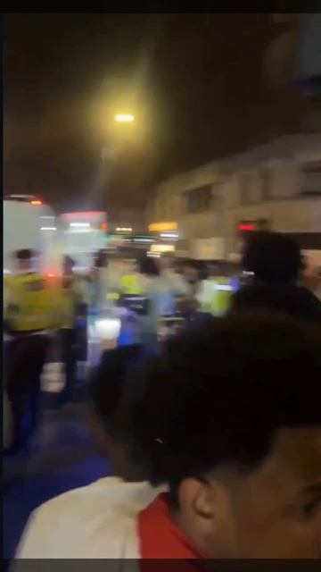Погромы в Лондоне 🇬🇧 и Париже 🇫🇷