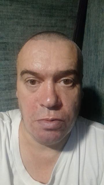 она любит его?