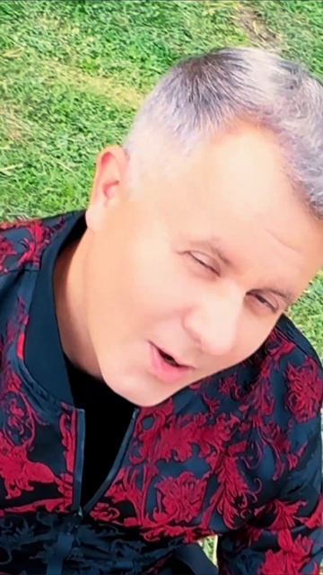 Не планировал снимать этот рилс, но когда вокруг такая атмосфера — камера сама включается. 🌲🎤

Лес,