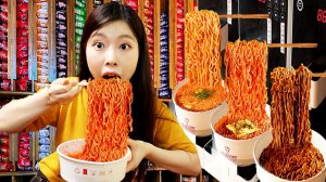 Мукбанг - длинная лапша с чёрным соусом - с хрустом