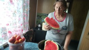 ДОМОРОЩЕННЫЙ АРБУЗ ПРОБУЕМ// НАУЧИЛИСЬ ВСЕМУ ТОЛЬКО СЕЙЧАС// Жизнь в деревне/