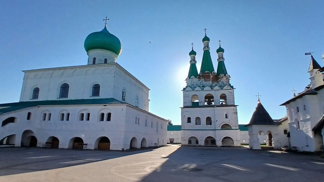 3-й, 6-й часы. Литургия. Свято-Троицкий Александра Свирского монастырь.