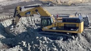 Caterpillar 365C Excavator Loading Mercedes And MAN Trucks - Interkat SA [720p]_New