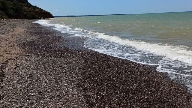 Море волнуется, раз, вода грязная, два, людей мало, три... Лето проходит, но ещё не накупались(