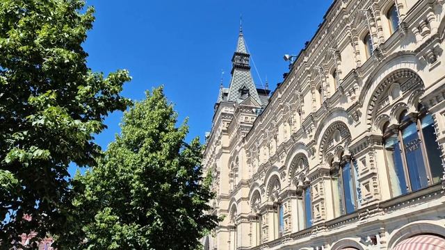 Задумайся хоть на миг! Хорошие слова в песне. Прогулки по Москве.