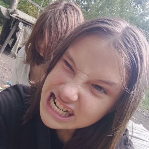 две курочки прячутся
