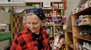 КАК ВЫЖИВАЕТ РУССКОЯЗЫЧНАЯ ЖЕНА В ИНДИИ: Подарки из Москвы. Выезжаем с мужем в город.