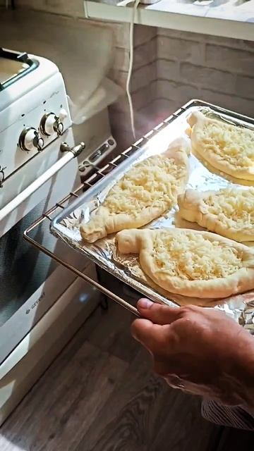 готовлю лодочки хачапури