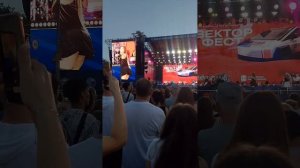 Кислотный диджей в стиле 70х Акула Оксана Почепа