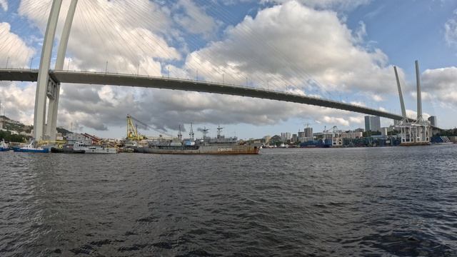 Владивосток. Корабельная набережная. Золотой мост. Залив Золотой Рог!