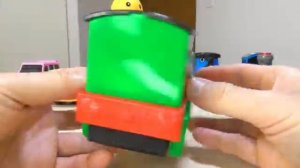 Для детей.  Паровозик Томас и его друзья! Играем паровозиками.