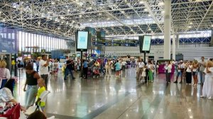 В аэропорту Сочи открылась выставка «По семейному маршруту»