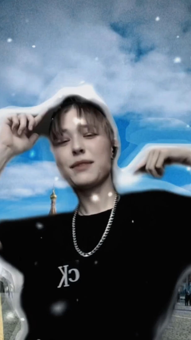 Не знаю  как вам а мне честно  хочется  смеяться  от этой песни 🤣🤣