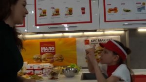 РАБОТАЮ В МАКДОНАЛЬДСЕ У СЕБЯ ДОМА / Вики Шоу