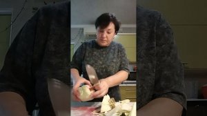 Подготовлю всё для борща и пойду в огород 🍅