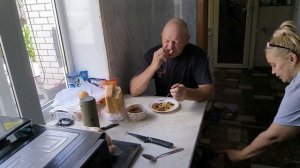 ОБЕД с Петей 🥘 Кормлю Мими🐶