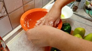 Как приготовить фаршированные перцы.