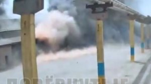 МОМЕНТ ПРИЛЁТА АВИАБОМБЫ ПО ЗАПОРОЖЬЮ. УКРАИНА. ВИДЕО СЕГОДНЯ.