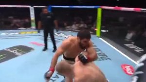 Ислам Махачев победил ирландца Иэна Гэрри и установил рекорд UFC по победам подряд.Он сказал мы √1