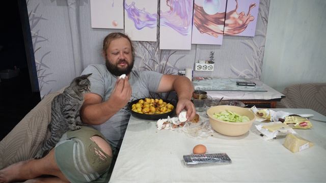 Мелкий картофель обжаренный в сковороде действительно вкусен и пользуется успехом ВКУСНО КУШАЮ