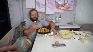 Мелкий картофель обжаренный в сковороде действительно вкусен и пользуется успехом ВКУСНО КУШАЮ