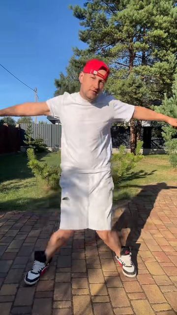 Только нам с тобой неба синего - Шура