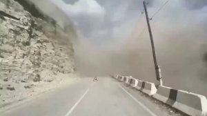 Скальный обвал в Гергебильском районе попал на видео.