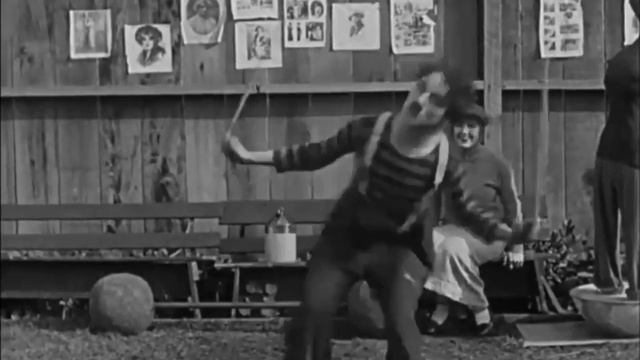 Чемпион / The Champion (1915) — Чаплин, собака и подкова