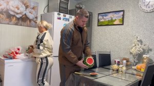 Съездили за продуктами. Жена приготовила вкусняшку, поделились секретом рецепта