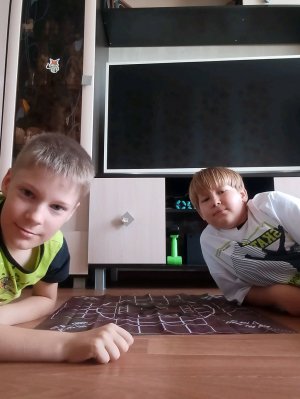 играем с другом в BUCKSHOT roulette