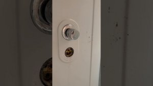 Подкапывание воды из под ручки смесителя душевой кабины , замена картриджа смесителя душевой кабине