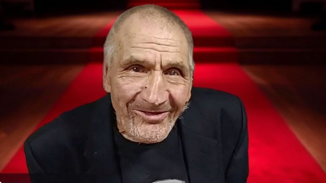 КТО У ДЕДА УТАЩИЛ ДВУХ КУРЕЙ ? СОБАКА ИЛИ ЧЕЛОВЕК ?