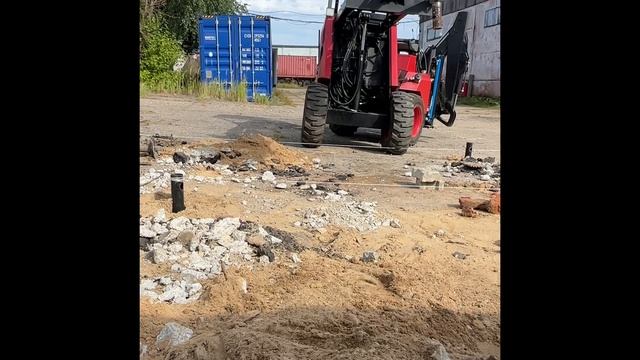 Вкручиваем винтовые сваи фундамента
