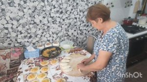 разделка мяса/ пирожочки/ а вы так лечитесь🥬порвали цыплака 🐤