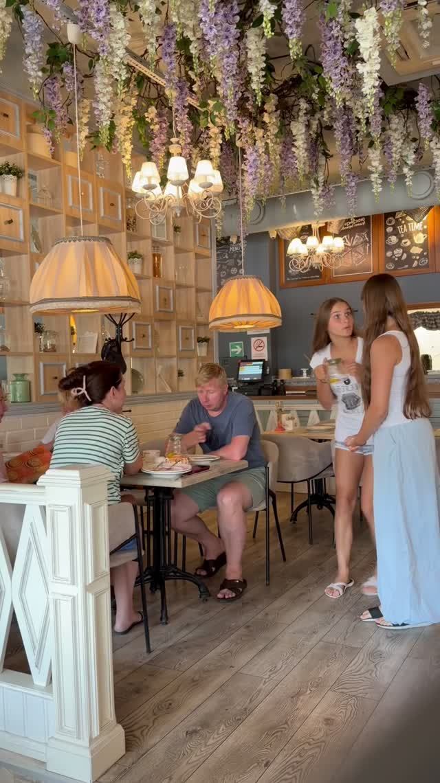Пранк в ресторане #маргаритазаварицкая #ВероникаПетрова #Пранк #Ресторан #разыграли