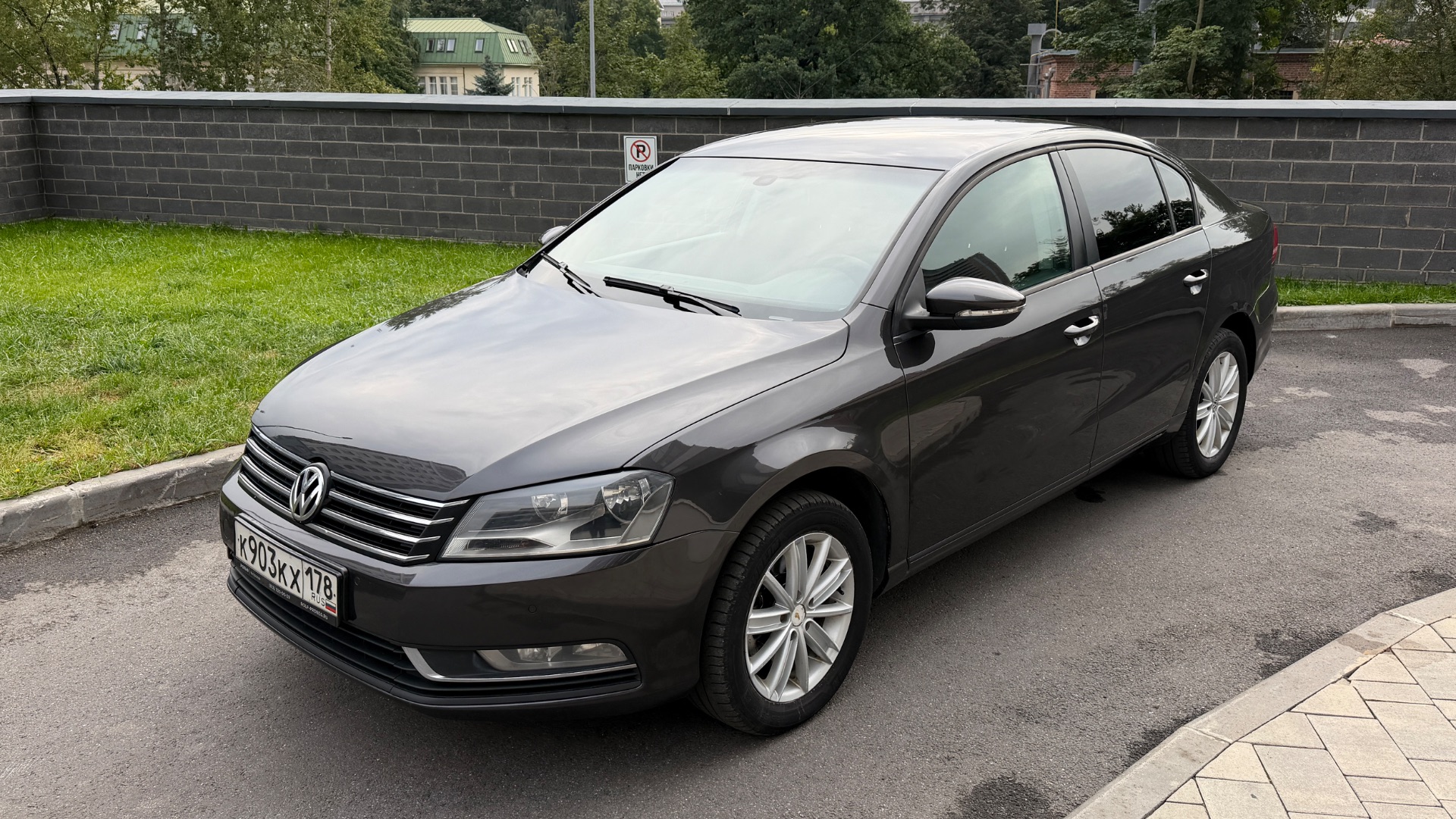Volkswagen Passat B7 1.4 MT