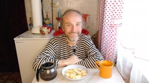 Завтрак с Рыжулей. Призываю молиться за нашу власть. Мукбанг. Обжор. Еда на камеру. Диета. Шиза.
