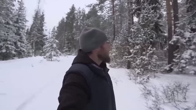 СТРОИМ ДОМ В ТАЙГЕ: Сделали полы и привезли окна. ОПАСНЫЙ МОСТ. Жизнь в деревне. 26.12.23