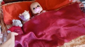 в роддоме с куклой