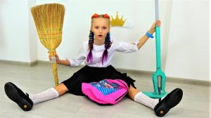 Полина собирается в школу