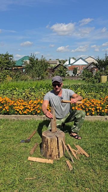 Как при колке дров не отрубить палец