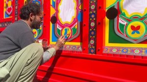 Полное преображение: пакистанская мастерская дарит вторую жизнь старому грузовику