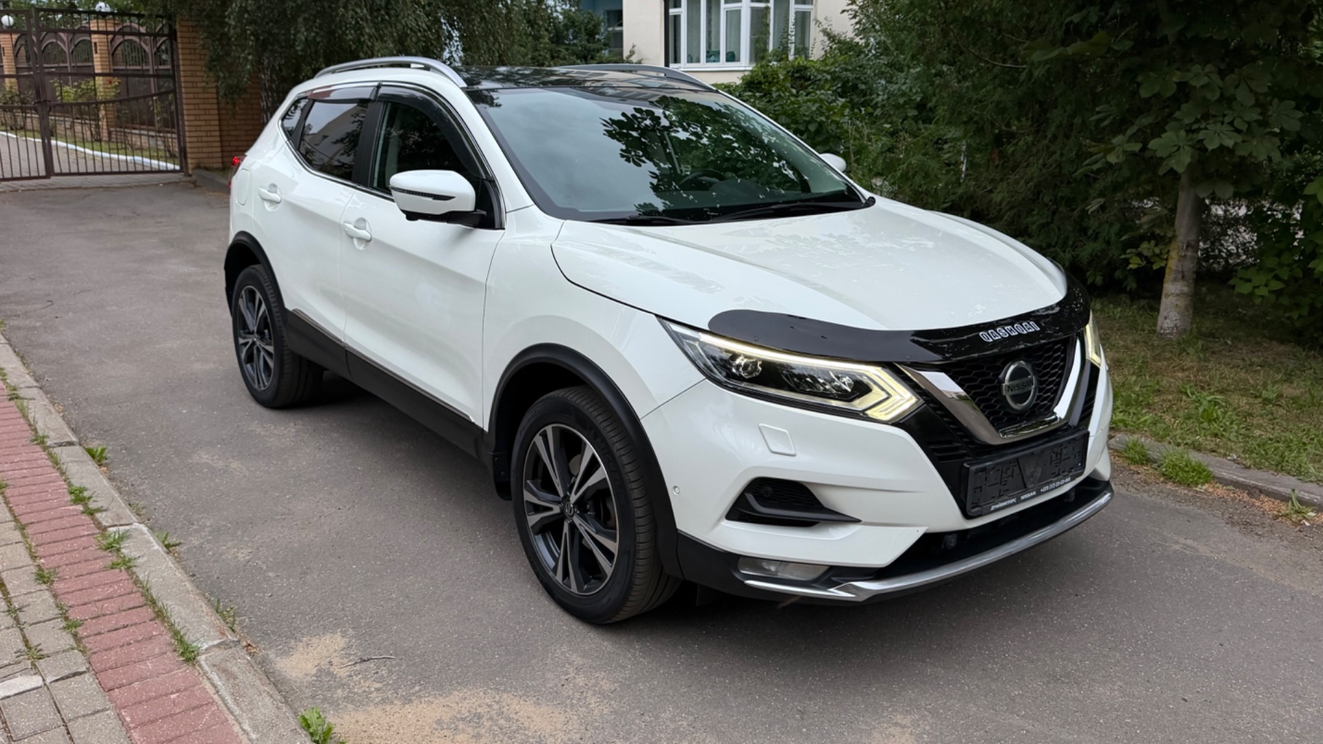 Nissan Qashqai 2020г, 2.0 4WD, 105 000км, в максимальной комплектации LE TOP, в родном окрасе