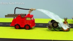 Пожарная машина в действии 🚒 Видео с игрушками детям