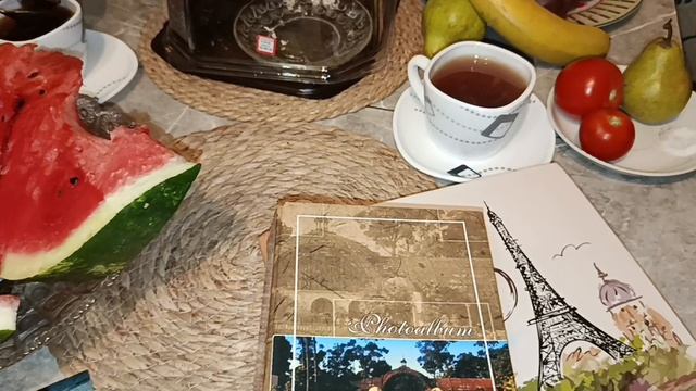 ДЛЯ НАС СЮРПРИЗ, ПЬЕМ ЧАЙ СМОТРИМ СТАРЫЕ ФОТО.