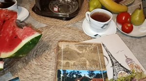 ДЛЯ НАС СЮРПРИЗ, ПЬЕМ ЧАЙ СМОТРИМ СТАРЫЕ ФОТО.