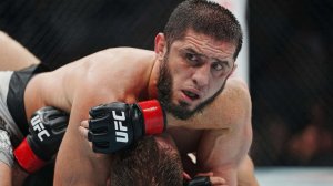 Махачев победил Гэрри и стал рекордсменом UFC